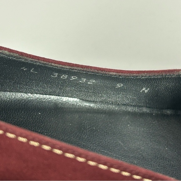 Stuart Weitzman Women’s Suede Kitten Heel Pump Size 9 - Picture 10 of 10